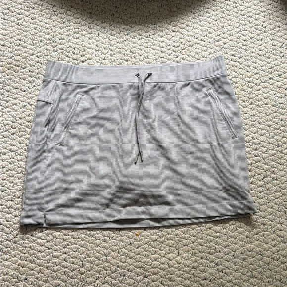 Athleta Modern Metro Skort - Picture 2 of 5